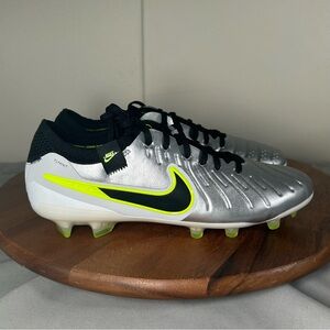 Nike Legend 10 Elite FG Pro Metallic Silver HF8980-001 Size Men’s 6.5/Women’s 8